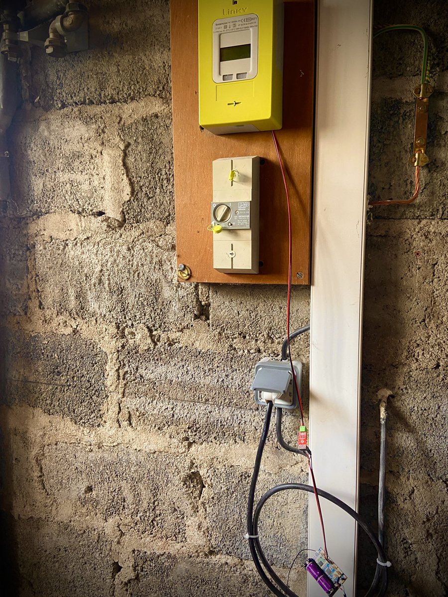 Thank to <a href="/ch_2i/">ch2i</a> i’m playing with PiTInfo for reporting electric consumption over <a href="/helium/">Helium🎈</a> #LoRaWan network. #SoonAvailable