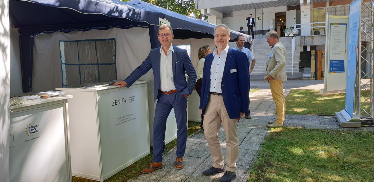 JSchnitzmeier's tweet photo. Mit 200 Ausstellern und 2.000 Teilnehmern sind wir heute beim #Innovationstag #BMWK in Berlin. Ob in #ZIM-Netzwerken oder Kooperationen zwischen Wirtschaft und Wissenschaft. Die  #transformation wird nur mit dem #Mittelstand in #NRW gelingen.
#ZENITGmbH; #EEN; #gemeinsaminnovativ https://t.co/MY3QNYKlfP