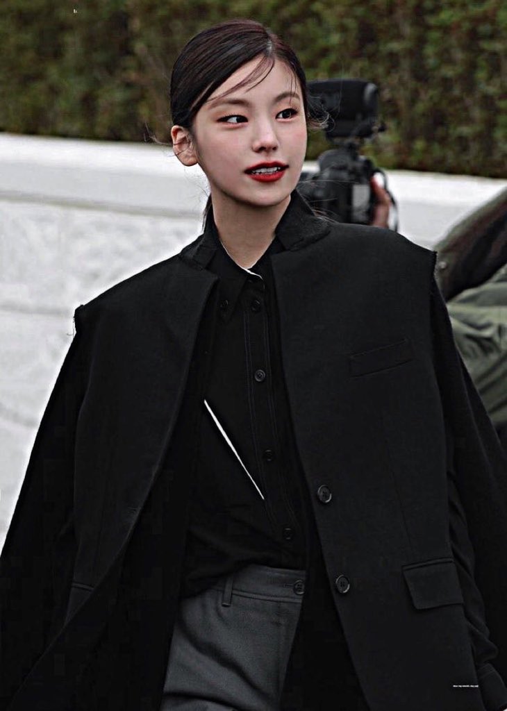 remember when hwang yeji..