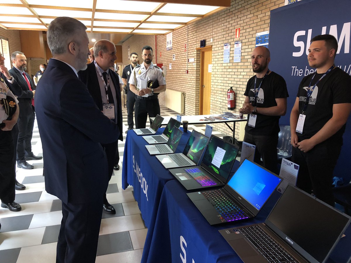 interiorgob's tweet image. 💻Grande-Marlaska clausura la segunda edición de #C1b3rWall2022, el Congreso de @policia sobre #Ciberseguridad que ha reunido en la @PoliciaEscuela  de #Ávila a más de 5.000 personas 👮