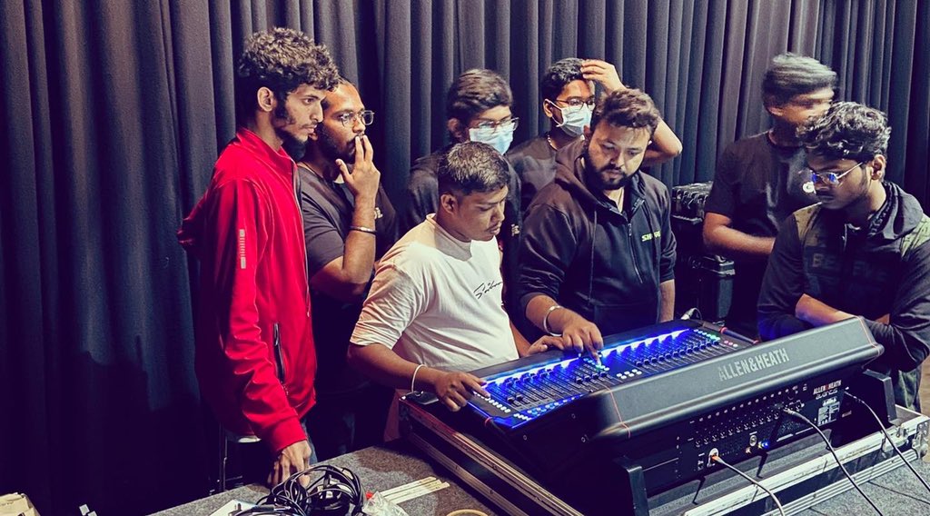 TAG_Mumbai's tweet photo. At TAG our juniors are responsible for curating and executing the graduating ceremony of our seniors. This gets the juniors a one of kind experience in hosting such events and cutting edge education in live sound. https://t.co/KEQ3WFLbst