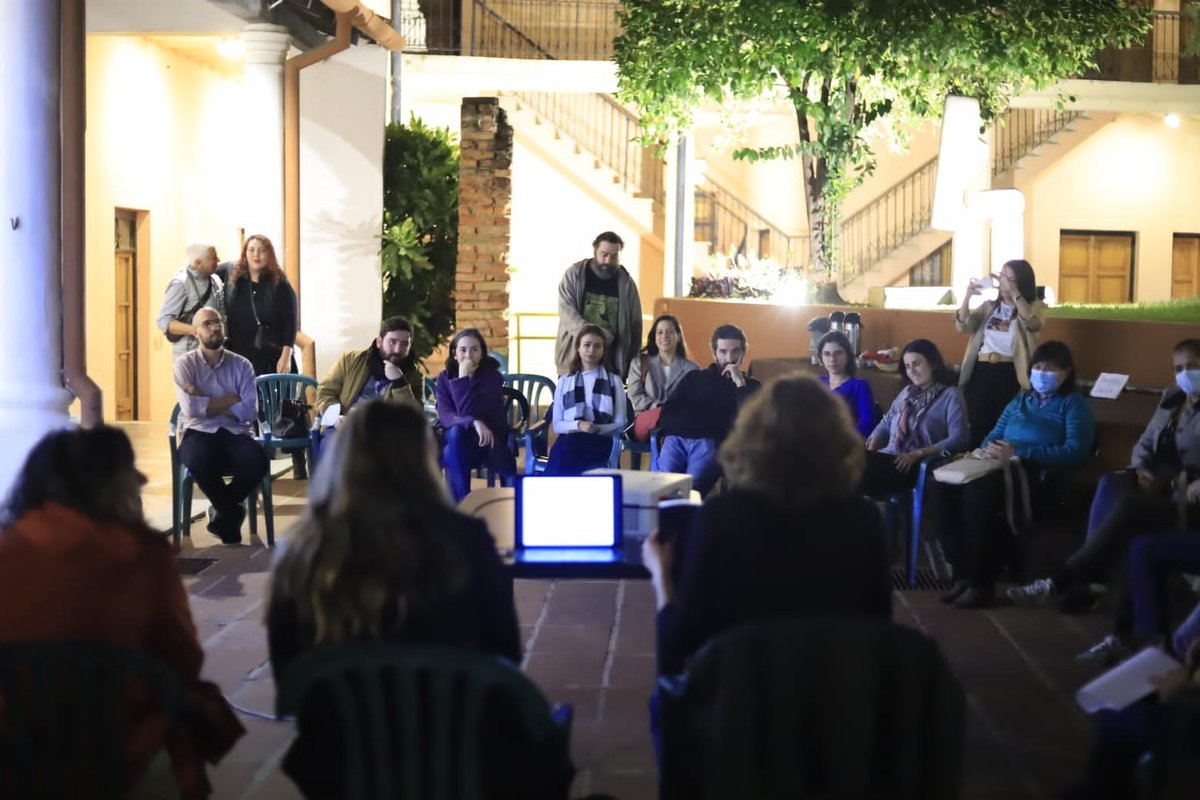 encomun.py tweet media