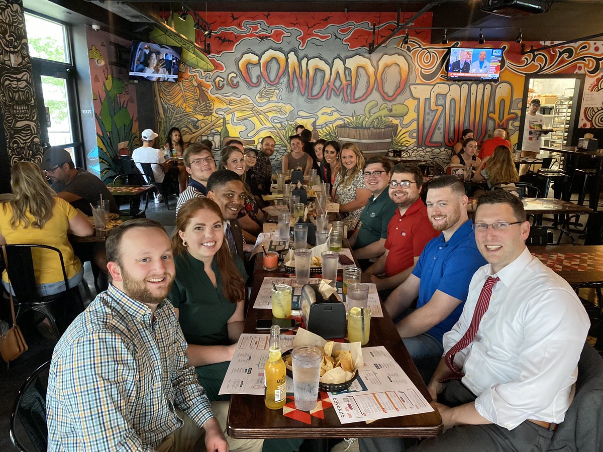 torri_huebner's tweet photo. Awesome happy hour last night with my @CapCityYR friends! We are energized and ready to #KeepOhioRed #YRsRun #YRsWin #YRsLead #LeadRight https://t.co/dEfz3qqBwe