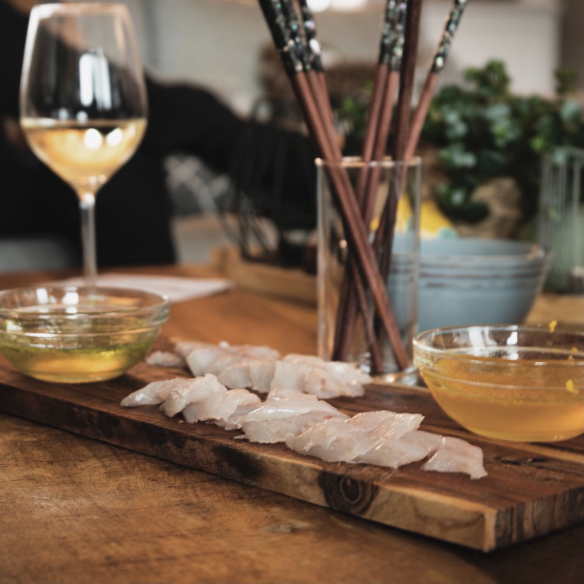 benfumat's tweet photo. San Juan, compañía y Benfumat 🎆

Te sugerimos deleitar a tus invitados con nuestra sabrosa lubina ahumada. Los sorprenderás con su personalidad mediterránea.

Descubre la personalidad, sabor y delicadeza de nuestros productos y disfrútalos en la noche más especial del verano ☀️ https://t.co/wAcsKKd20v