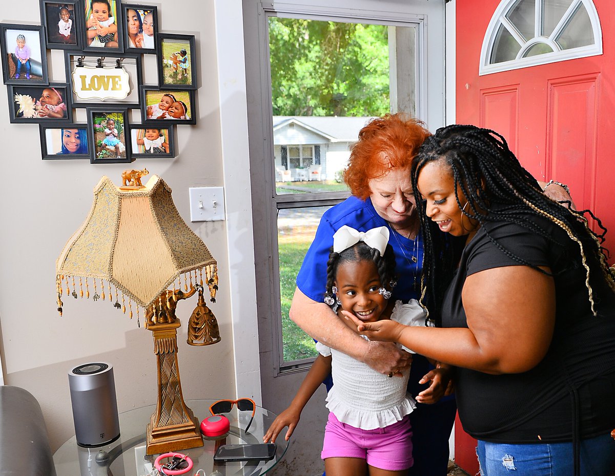 saralinasher's tweet photo. Journey Craft has overcome years of medical hurdles and losing her twin sister while her mother and the nurse who cared for her are showing that her life changed theirs.

Story for subscribers: https://t.co/mggeeqbTNY
Photos by: Alex Hicks https://t.co/v3u9Wq4epo