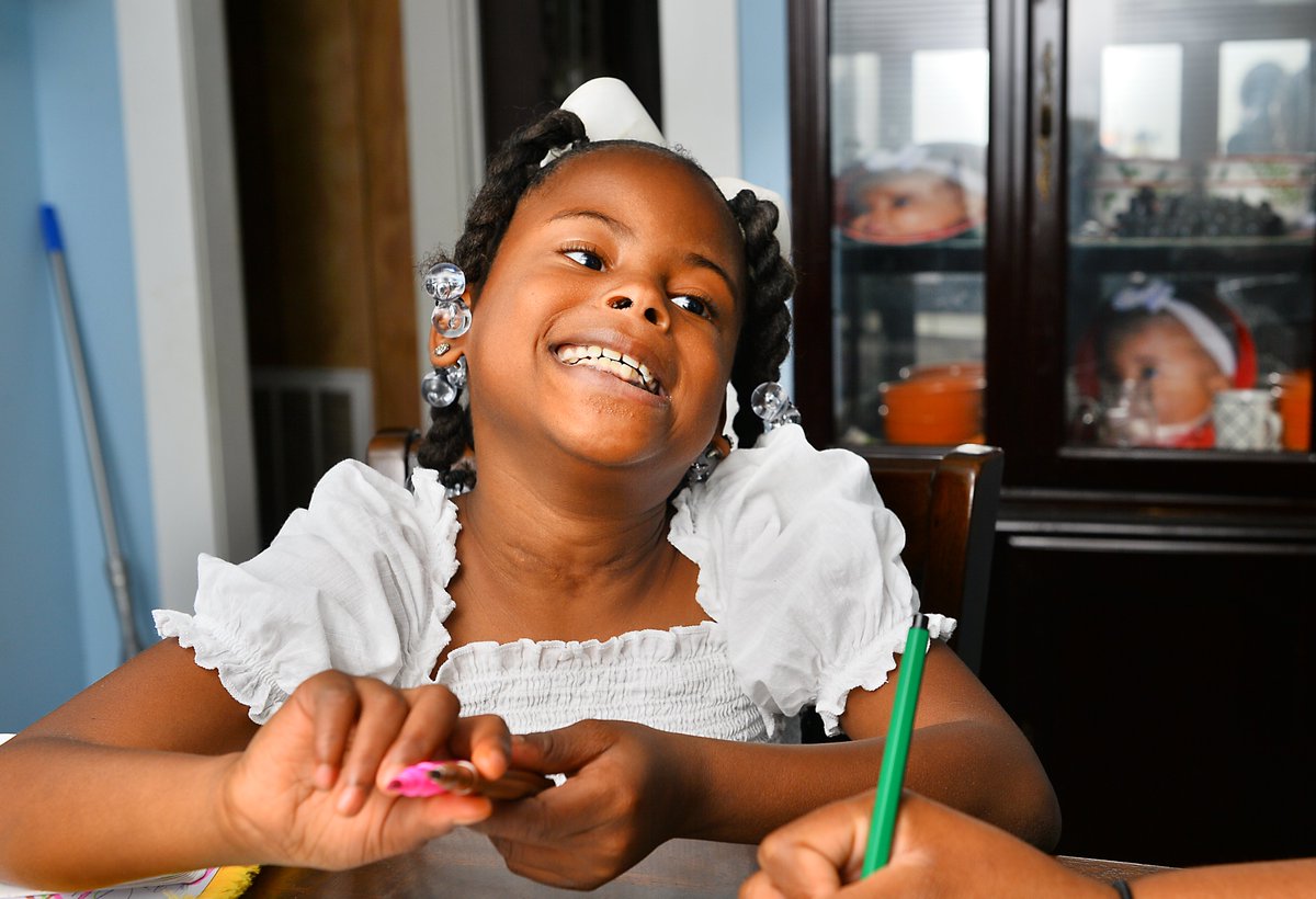 saralinasher's tweet photo. Journey Craft has overcome years of medical hurdles and losing her twin sister while her mother and the nurse who cared for her are showing that her life changed theirs.

Story for subscribers: https://t.co/mggeeqbTNY
Photos by: Alex Hicks https://t.co/v3u9Wq4epo