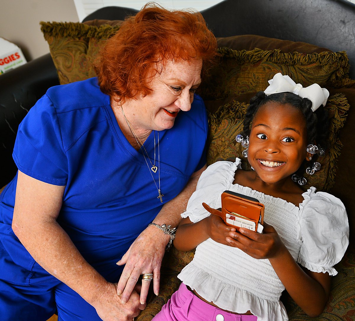 saralinasher's tweet photo. Journey Craft has overcome years of medical hurdles and losing her twin sister while her mother and the nurse who cared for her are showing that her life changed theirs.

Story for subscribers: https://t.co/mggeeqbTNY
Photos by: Alex Hicks https://t.co/v3u9Wq4epo
