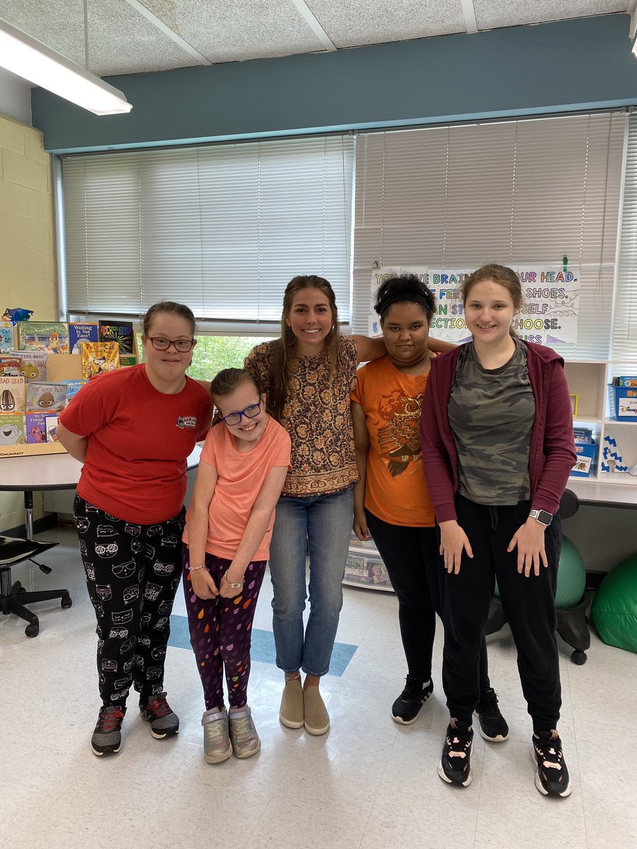 Nikki Gwiz tweet media