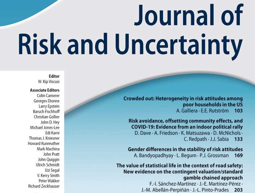 Springernomics's tweet photo. Congratulations to @fernandoisanch @JorgeEduardoMP @DionisosAbellan &amp; José-Luis Pinto-Prades on receiving the 2021 award for the best article in Health Economics from @AESeconsalud.
Find out more &amp; read the winning paper in Journal of Risk and Uncertainty:
https://t.co/JJlUzZxzgp https://t.co/MiGr4mtL2m