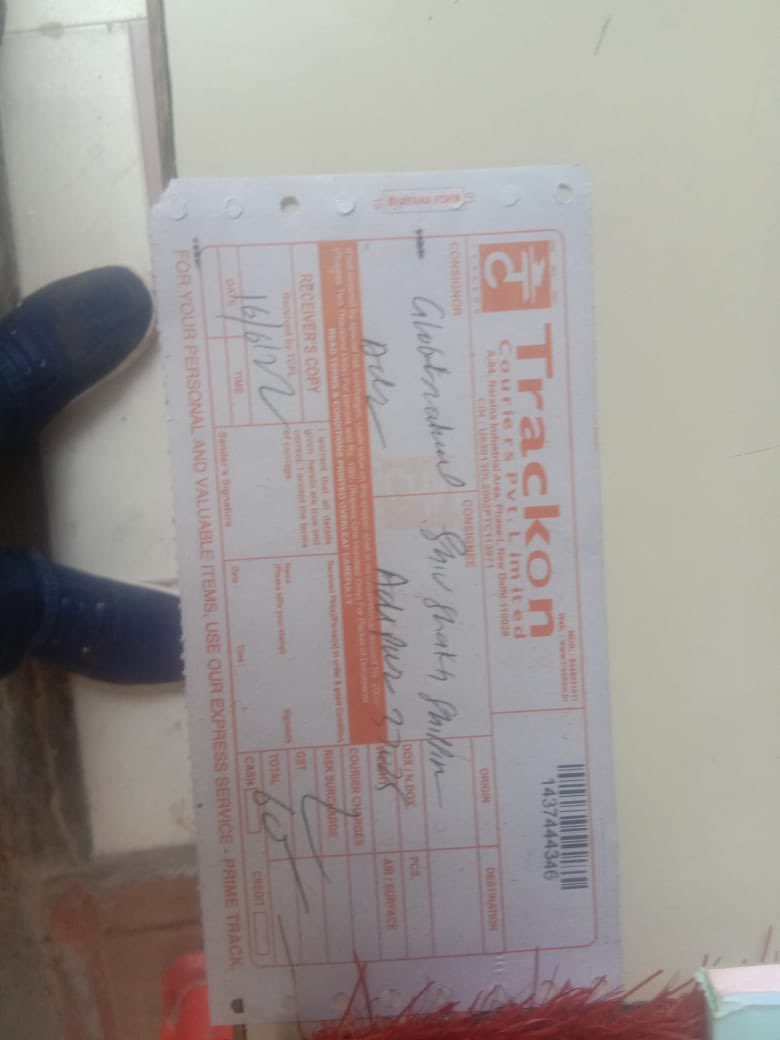 bjain1987's tweet photo. @trackonindia packet booked on 16.6.22 from Delhi to gandhidham &amp; not yet delivered…what you are serving…. https://t.co/BIbGwAptXf