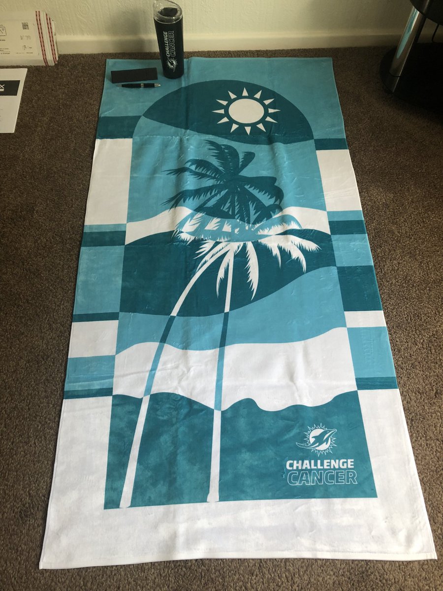 motiv8222's tweet photo. @ian693 Thank you @MiamiDolphins , arrived in England 🐬🇺🇸🇬🇧 - made my day #challengeCancer https://t.co/DbnBPh8e9B