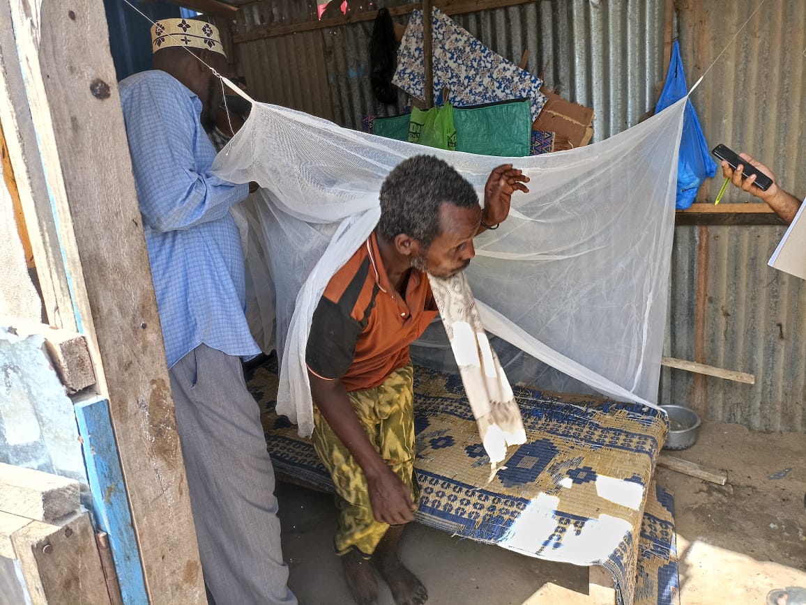 NmcpSomalia's tweet photo. @MoH_Somalia /@NmcpSomalia and #State_Level with the support of Malaria partners @HIRDAFoundation,@SAMA_Somalia and @newwaysorg NGOs are going on distribution of LLINs to the vulnerable people live in the Regions to protect mosquito bites in order to prevent Malaria https://t.co/qtevO24y5C