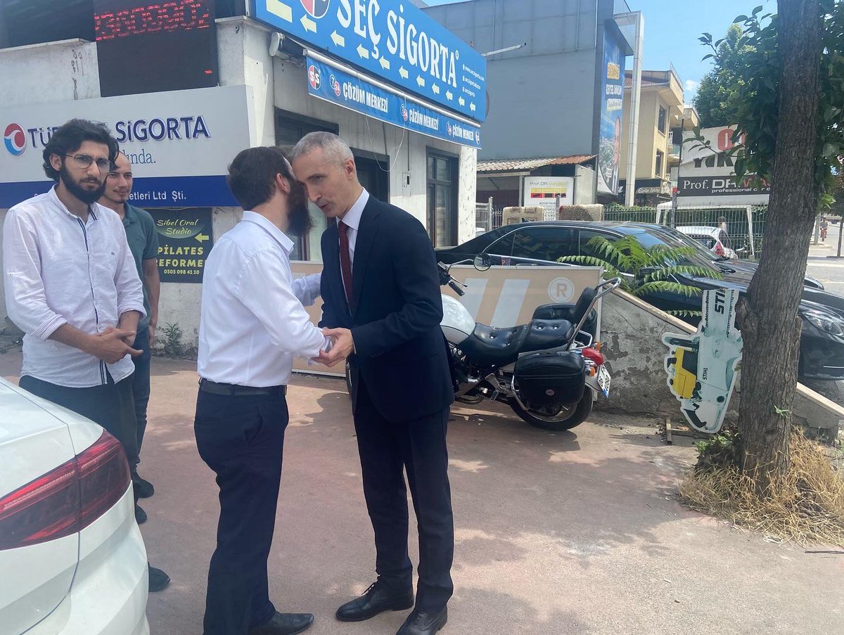bbpduzce1's tweet photo. Hakimler ve Savcılar Kurulu Yaz kararnamesi ile Kahramanmaraş Cumhuriyet Başsavcılığına atanan Sn. Sedat ÇELİK Beyefendi şahsıma ve partimize veda ziyareti gerçekleştirdiler. Kendileri ile hoş bir sohbet gerçekleştirdik. Kendilerine yeni görev yerlerinde başarılar diliyorum. https://t.co/HcMovdpEj5