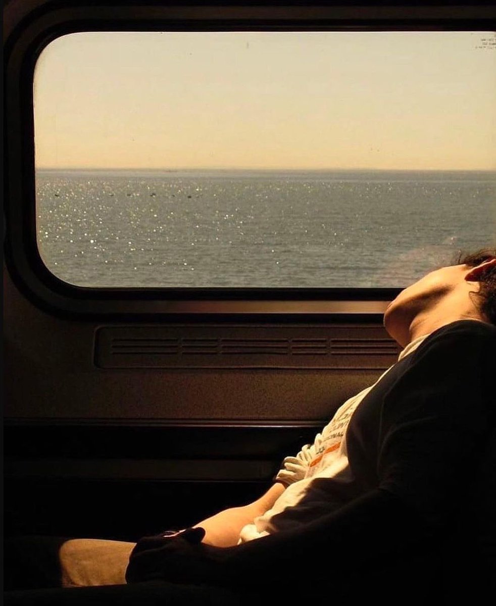 «Tal vez la felicidad sea esto: no sentir que debes estar en otro lado, haciendo otra cosa, siendo alguien más».

— Isaac Asimov

Fotografía, Meadows Flickr