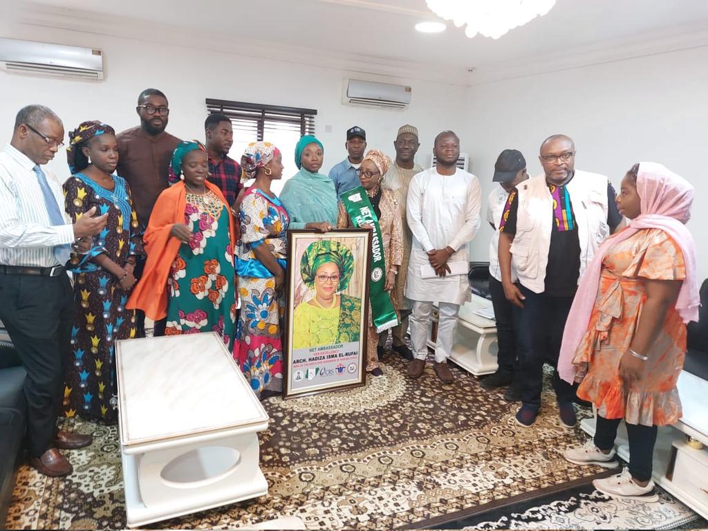 Just in!
Investiture of Kaduna State Net Ambassador, the wife of the Executive Governor of Kaduna State, Her Excellency Arch. Hadiza Isma El-Rufai.
<a href="/SFHNigeria/">Society for Family Health</a>
<a href="/FMOH_Nigeria/">FMOH Nigeria</a>
@CRS_Expertise
<a href="/ZeroMalariaNG/">ZeroMalariaStartsWithMe-NG</a>
#KadunaITNMassCampaign2022