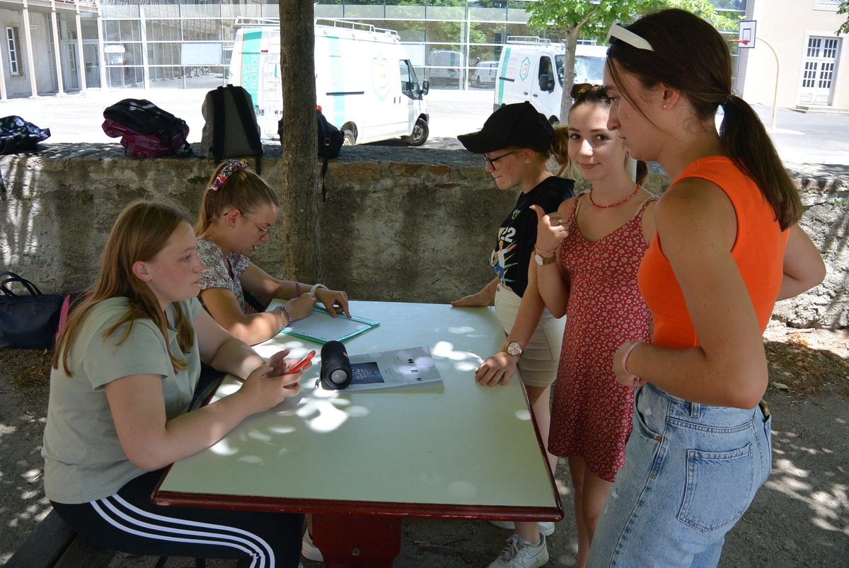 PoleChartreuse's tweet image. &quot;La journée des talents&quot; a clôturé l&apos;année scolaire des élèves de 2de du lycée La Chartreuse pour mettre en avant la multiplicité des savoirs que chacun possède. Retour en images sur cette après-midi conviviale, festive et ensoleillée !
pole-lachartreuse.fr/actualite/jour…