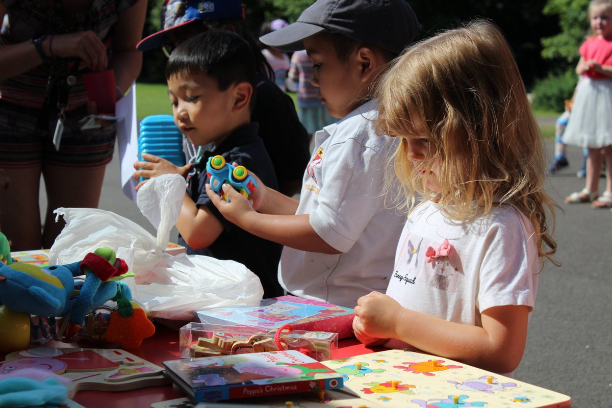 BablakeJunior's tweet photo. Last day for our #ToySale at the Pre Prep today. Nursery children were happily choosing games and puzzles to take home. Thank you everyone for your donations! #charity @BablakeCharity https://t.co/GvWQDtuF7j
