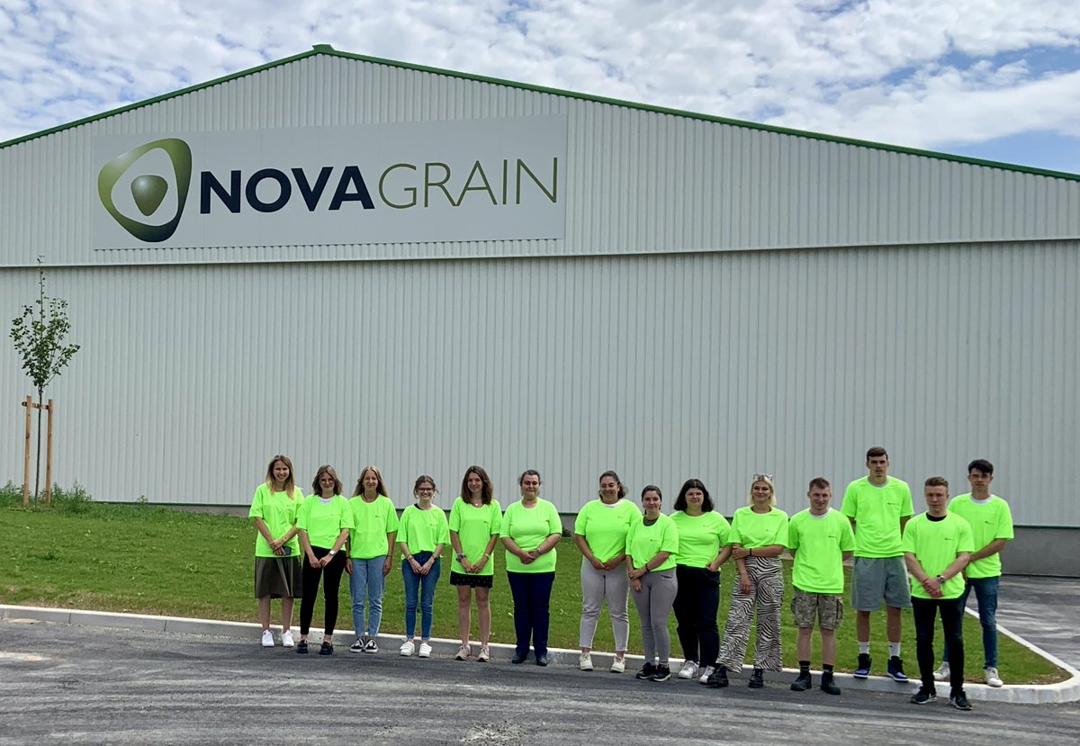 #Moisson La nouvelle équipe est arrivée ! Fraîchement débarquée pour la saison, elle est plus que jamais motivée et a hâte de vous accueillir.
À vos bennes... prêt... partez ! 🚜