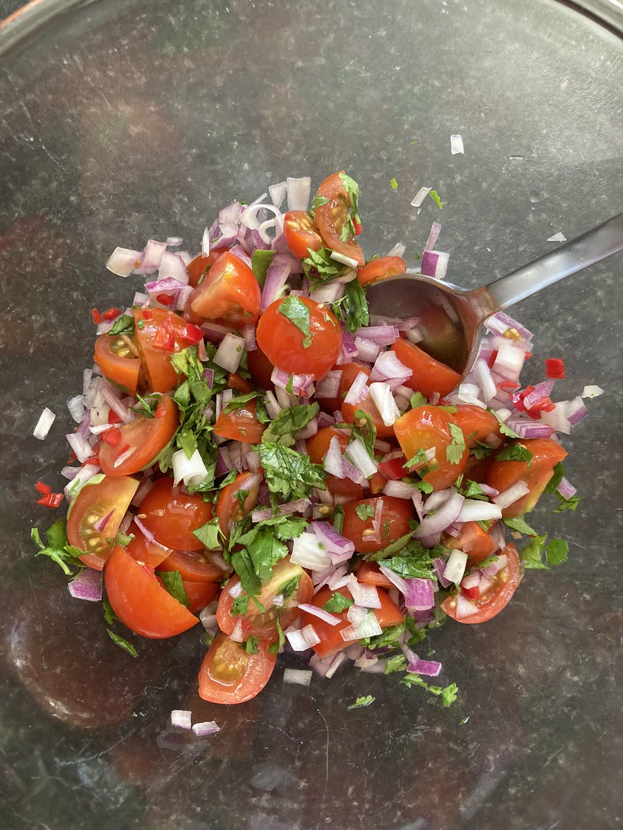 TraceyKleber's tweet photo. Love making fresh salsa!! β€οΈπ±πΆ
#veganfood #fresh #Food https://t.co/R2wBo8Kccg