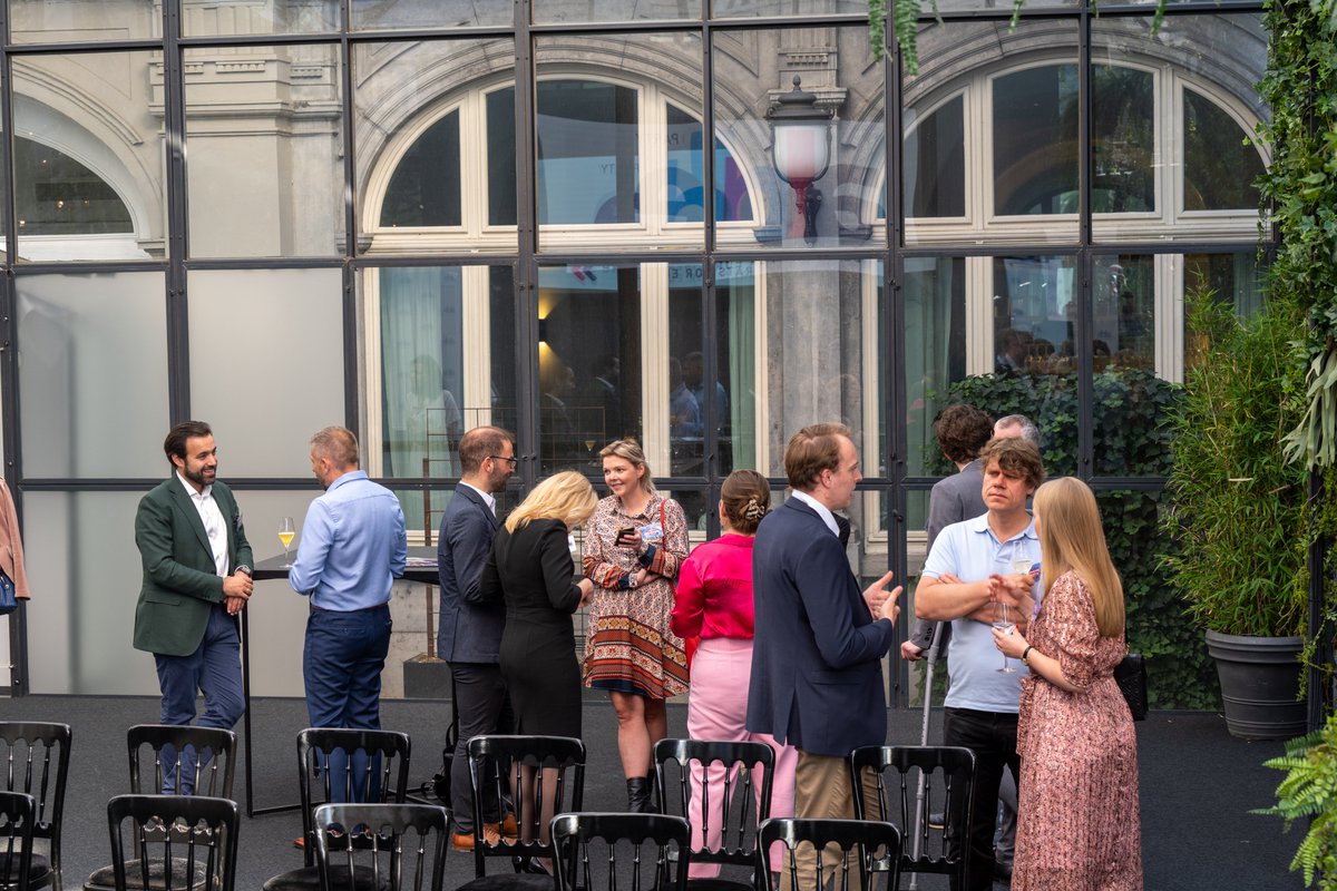 Laura Owen-Onsea tweet media