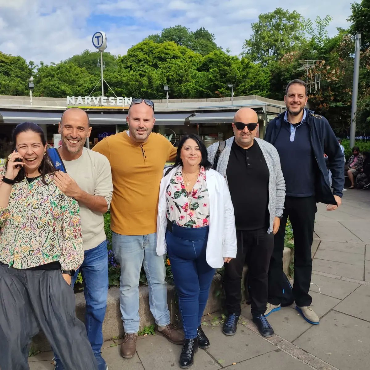 commsapir tweet media