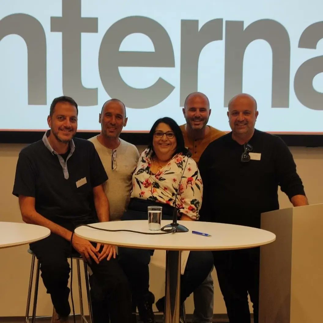 commsapir tweet media