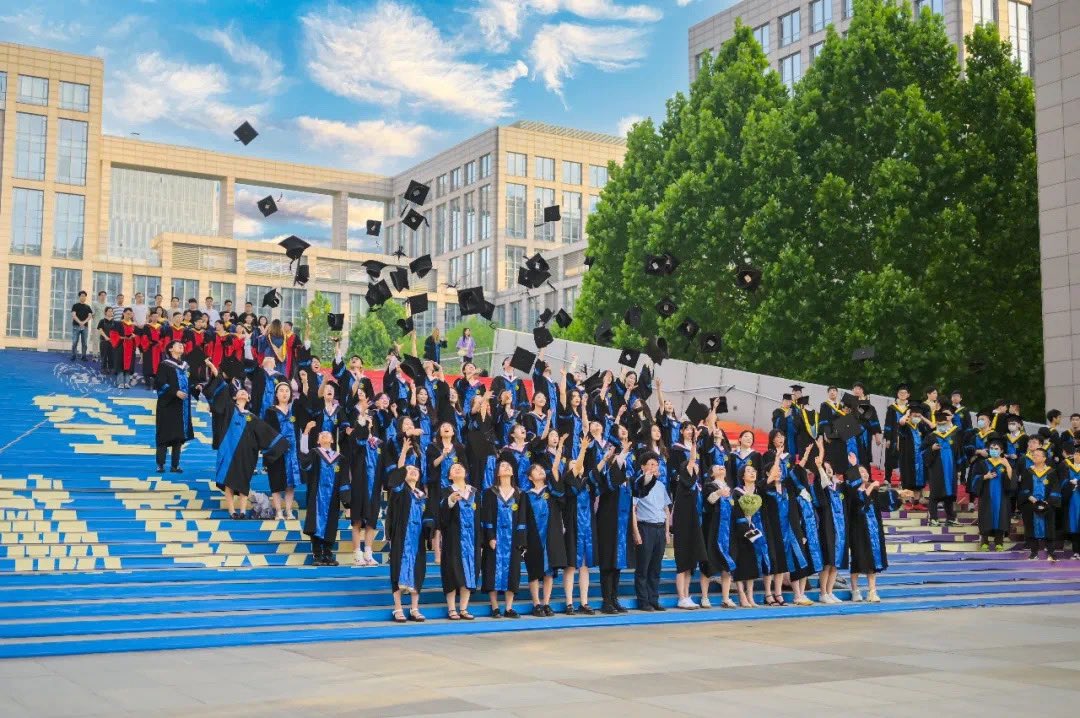 Beihang1952's tweet photo. #gradutation season at Beihang Univerisy. Congrats, class of 2022! Given all you have been through, weβre proud that you have come over so much and are going to make some differences to the world. https://t.co/UmiPW2h0dV
