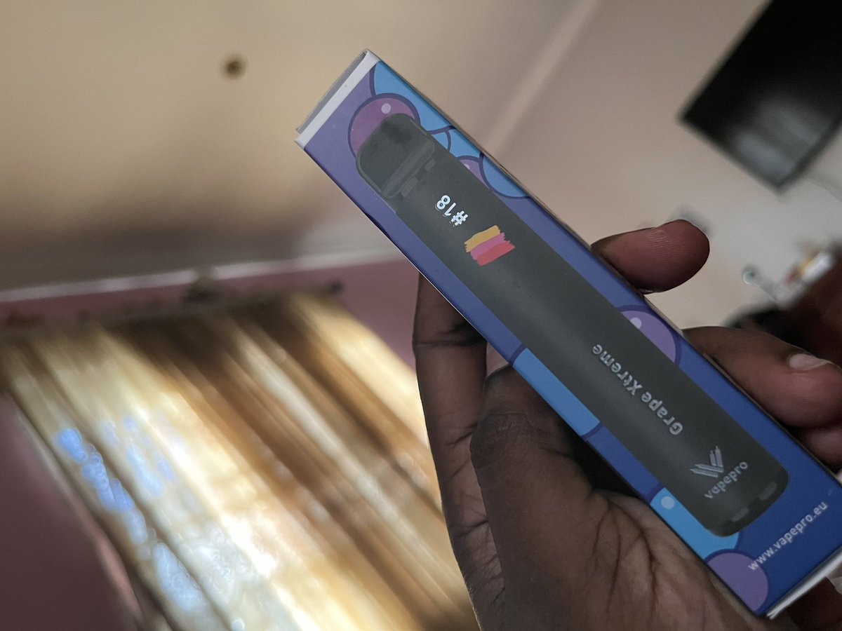 _DammyB_'s tweet photo. I have vapes that don’t have Nicotine in it. Posted on my snap and apparently people will rather have that. 

It’s 12k a piece. 

Location is lagos. 

Dm @VAPEPRONG to buy. 

Comes in different flavours and you’ll actually feel/taste the flavour. https://t.co/lQOCOANXqT