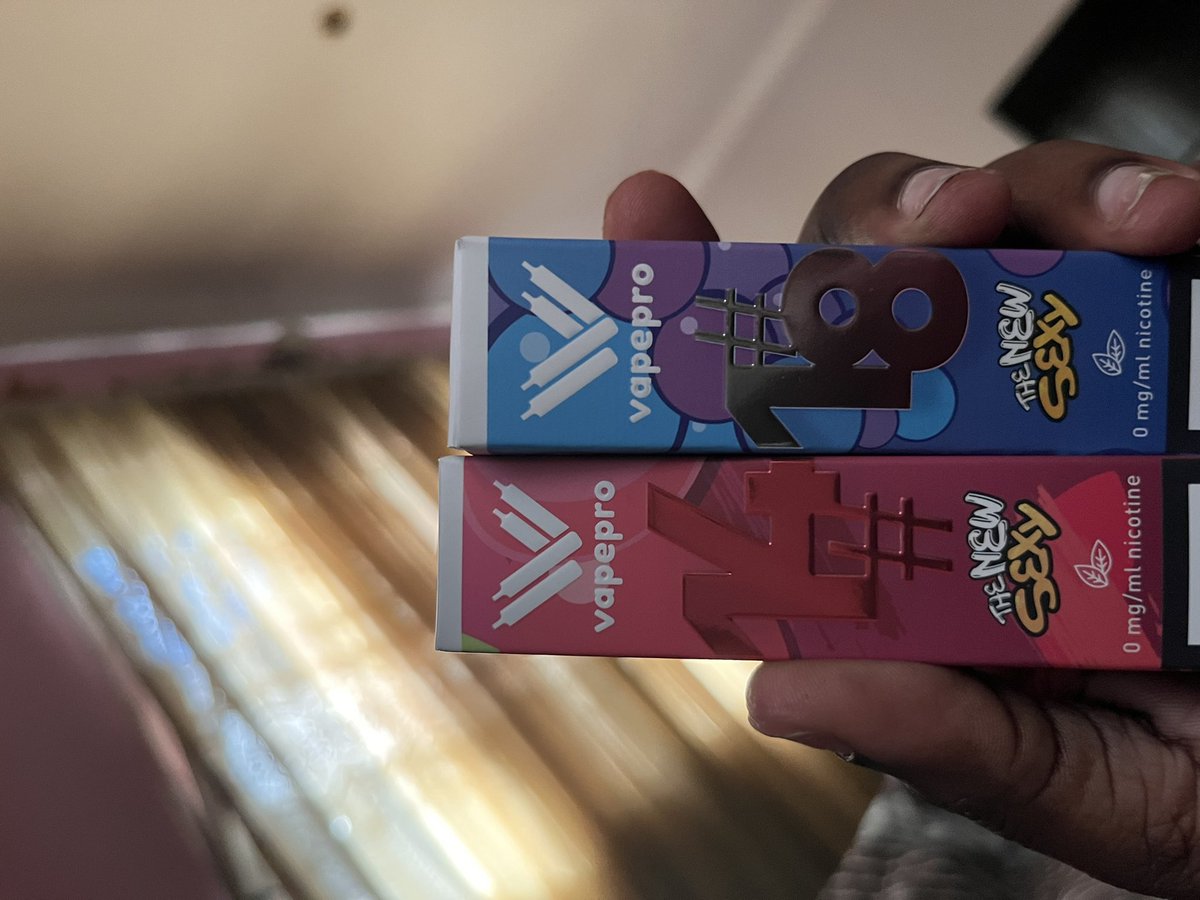 _DammyB_'s tweet photo. I have vapes that don’t have Nicotine in it. Posted on my snap and apparently people will rather have that. 

It’s 12k a piece. 

Location is lagos. 

Dm @VAPEPRONG to buy. 

Comes in different flavours and you’ll actually feel/taste the flavour. https://t.co/lQOCOANXqT