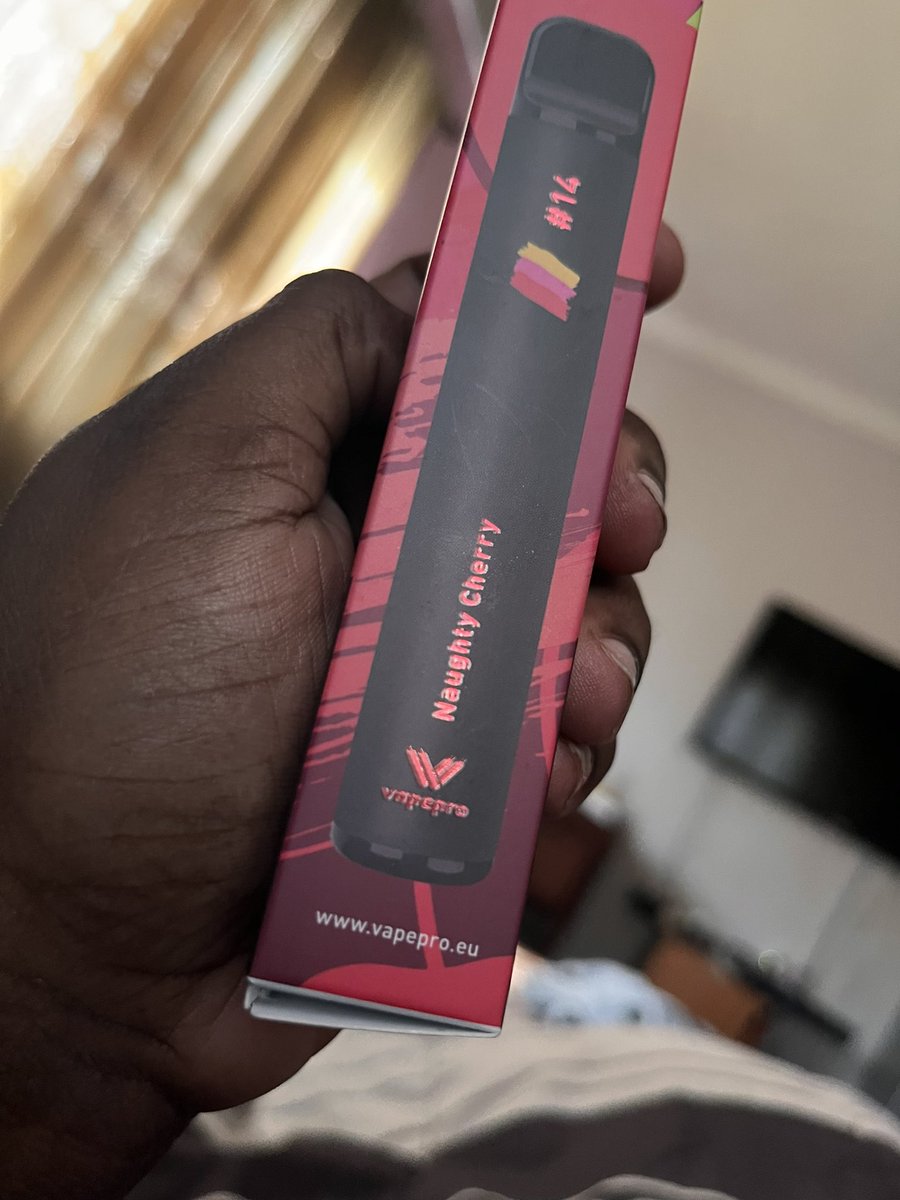 _DammyB_'s tweet photo. I have vapes that don’t have Nicotine in it. Posted on my snap and apparently people will rather have that. 

It’s 12k a piece. 

Location is lagos. 

Dm @VAPEPRONG to buy. 

Comes in different flavours and you’ll actually feel/taste the flavour. https://t.co/lQOCOANXqT