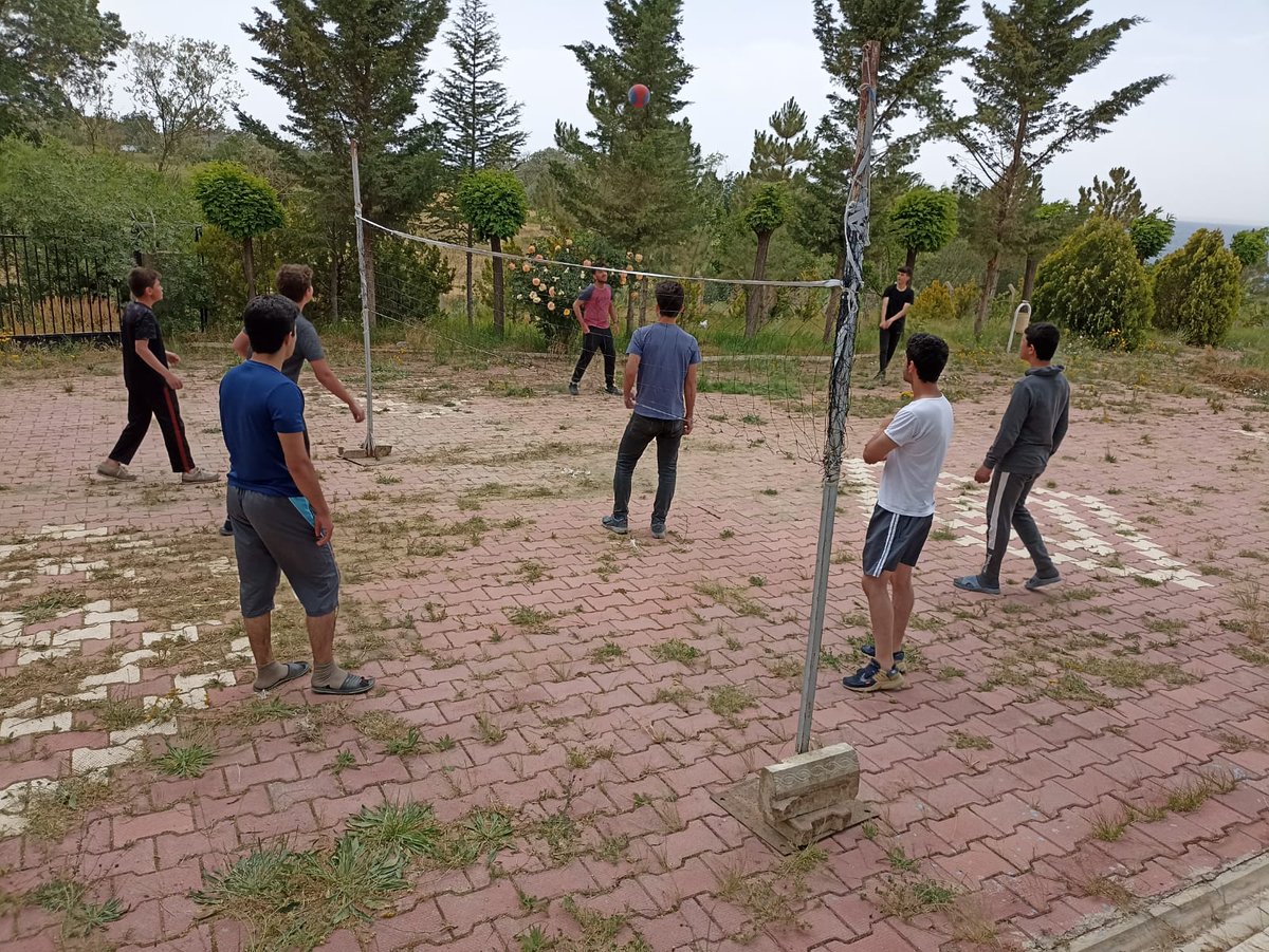 Gençlik Birimi

Gençlik Kampı Programı-3

 Yoğun bir okul programında yorulan gençlerin, eğlence –stres atma ihtiyaçlarını karşılamak için, derneğimizin Gençlik Birimi tarafında derneğimizin Dağönü Köyü’ndeki yazlığında   lise öğrencilerine yönelik bir kamp programı düzenleniyor.