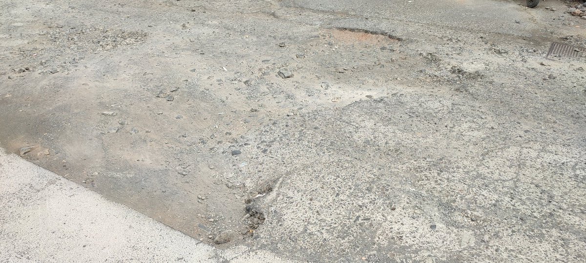 IMotoblog's tweet image. Aún seguimos en esta situación. Gracias @AytoArona gracias por todo :)  @PoliciaLocalARN una denuncia por el mal estado no estaría mal. Por qué esto es ya un cachondeo. @CCArona @psoearona @carreterasTF @pptenerife