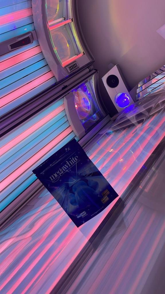 Fakin_It's tweet photo. A great accompanying product for tanners. Megawhite’s non-peroxide teeth whitening formula brightens and cleanses teeth whilst you tan, leaving you with instant results ✨ #Fakinit #BrandPower #luv2tan #tannedskin #rainbowtanning #mood #sunangel #ResponsibleTanning #MegaSun https://t.co/LQheKnq4ro