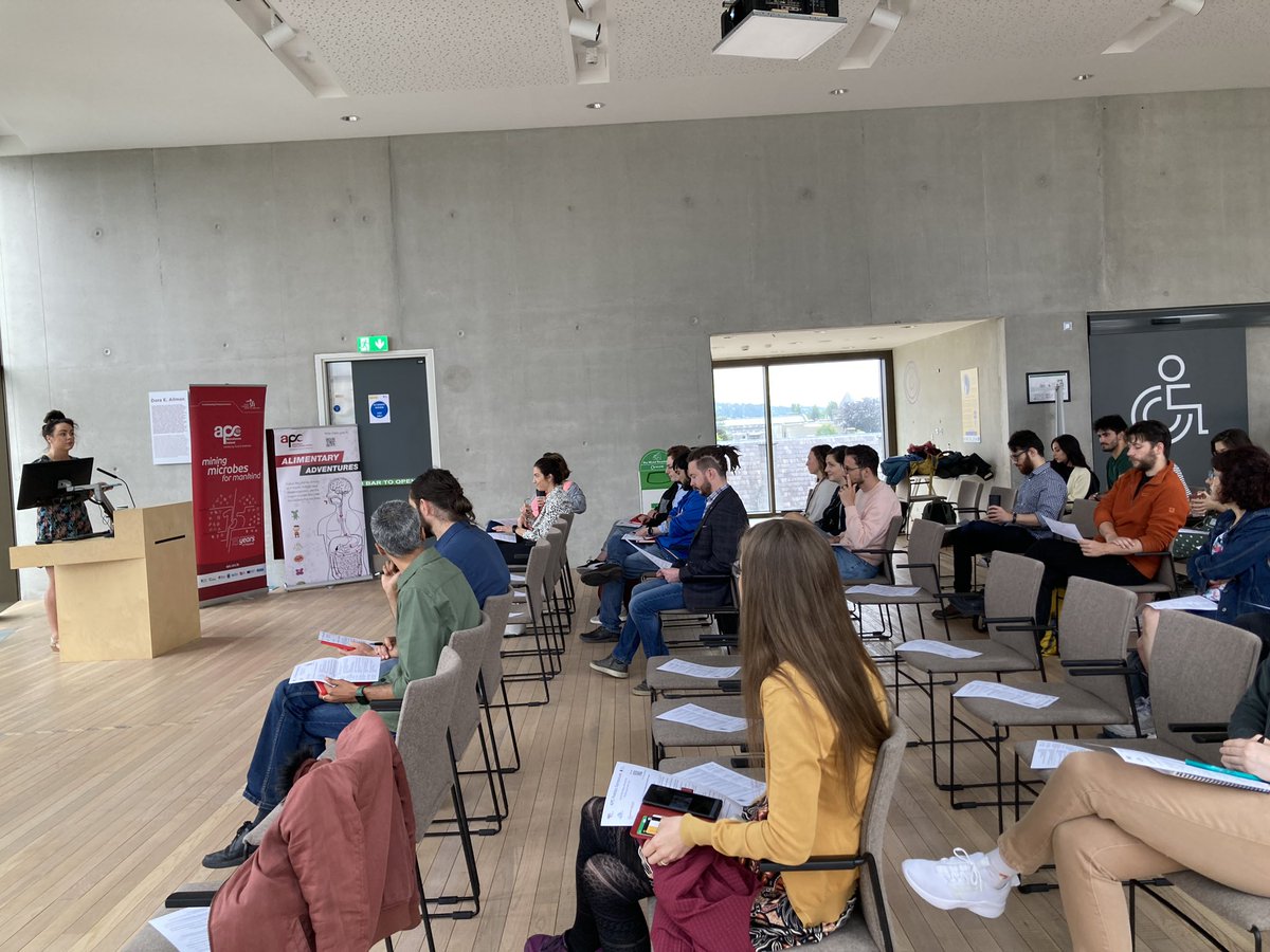 APCPostdoc's tweet photo. Welcome to our very first APC Postdoc Symposium! We just started off the day with an introduction by our chair! @Pharmabiotic #apcpostdocday #postdoc https://t.co/brhHCttYQy