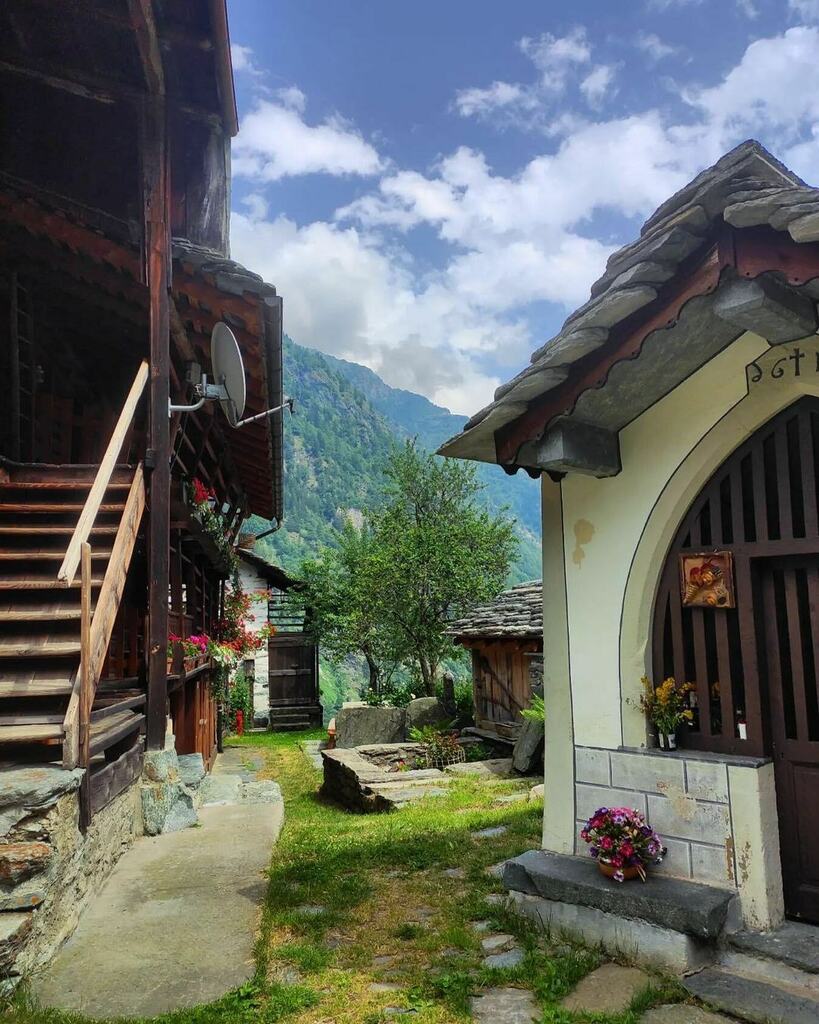 📍Alagna Valsesia
📸 @martina_pagani_95 
🔍 selezionato da <a href="/blurissimo/">Roberto Maggio</a> 
#⃣ usa #igersvercelli #instagramersvercelli e tagga <a href="/igers_vercelli/">Instagramers Vercelli</a> nelle tue più belle foto piemontesi per essere repostato👍🏼
.
.
.
.
#whatitalyis #browsingitaly #igersvercelli #igerspiemonte #liveauthenti…