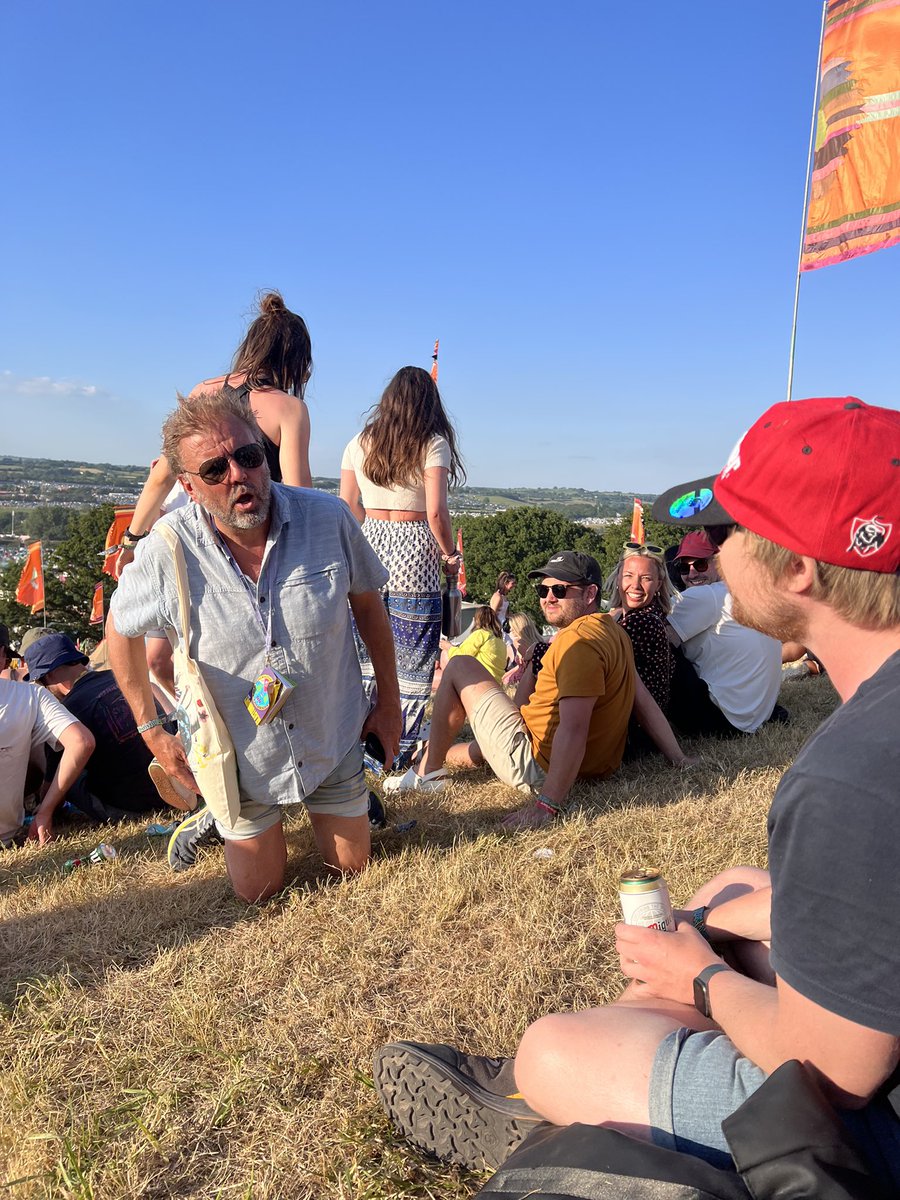 luketbonner's tweet photo. @profanity ma, ma, ma maaartin, tin tin tin… at glasto https://t.co/VrvQoQVbZs