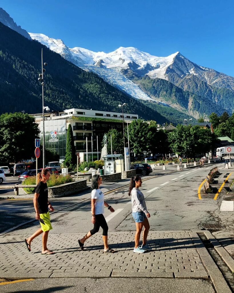 TriMilan's tweet photo. The band is back for the 2022 edition

#chamonix #marathonmontblanc #montblancmarathon #marathondumontblanc https://t.co/0Jisl7Bf3B https://t.co/SDwe10GorR