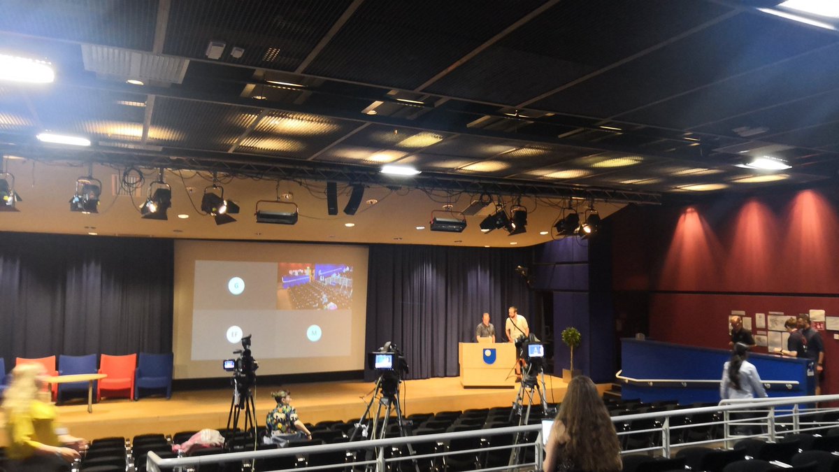 jess_irving's tweet image. Getting ready for day 2 of #bpsc2022. Three @UoBEarthScience presentations yesterday, and another to come today!