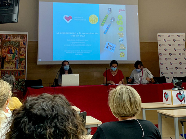 FHRedDCA's tweet photo. Aspectos relacionados con la comunicación y la alimentación después de un DCA🔝🔝

@Nia_R_S, logopeda de la Unidad de Rehabilitación Infantil del @hospitalbeata, participó en la jornada ‘El daño cerebral adquirido en la población pediátrica’.
https://t.co/BoDjtFOy6c https://t.co/ueurggnqGW