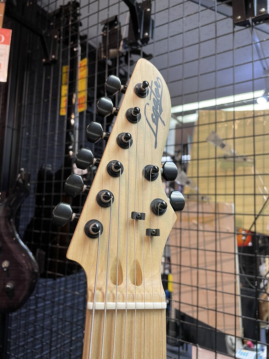 BIGBOSSekimae's tweet photo. 【入荷情報🎸】
#Legator(レガター) OT8-200 2018
Washed Black #USED

お手頃な #8弦ギター の #中古品 が
入荷しました。

詳細＆ご注文はこちら⤵︎
https://t.co/YSL2cHRJGX

#BIGBOSS #BBonline
#多弦 #8弦 #ギター #中古 https://t.co/nkttGZZWy5