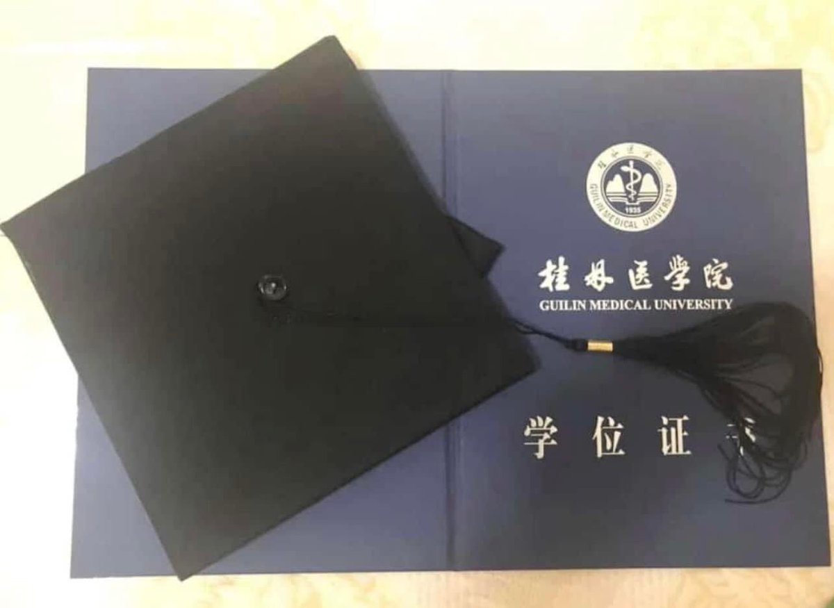 dr_miraniii's tweet image. ALHAMDULILAH
Finally Came to an End 
#2016Batch #Graduated