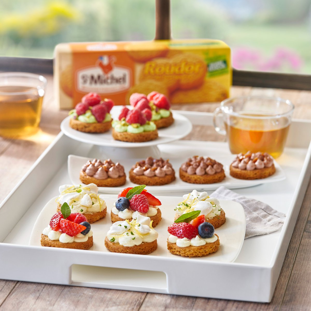 😇 Tout le monde connaît les Roudor St Michel, des palets fondants et croustillants au bon beurre français  🇫🇷  

Notre idée recette : ajouter un peu de crème pâtissière avec quelques fruits de saison et le tour est joué ✨ 
.
.
#recette #pâtisserie #recettefacile #madeinFrance