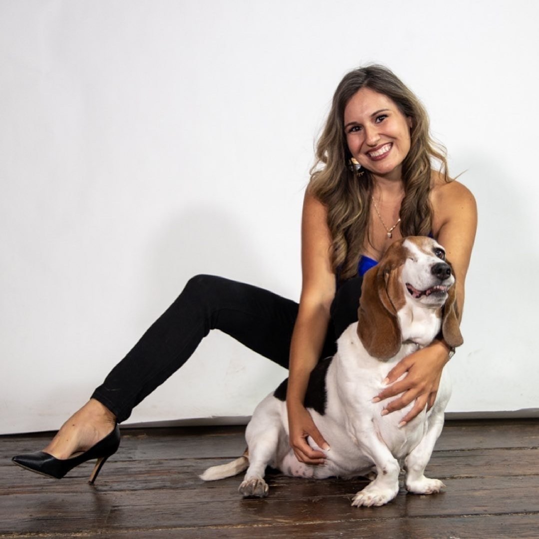 PawsitiveTales's tweet photo. Today, we're sharing the story of Flynn, a beautiful Basset Hound who has faced a few challenges. However, with her human by her side, she is living her best life. This is Stephanie and Flynn's story.
https://t.co/gghJCpdpTj https://t.co/mRAMq5HQRF