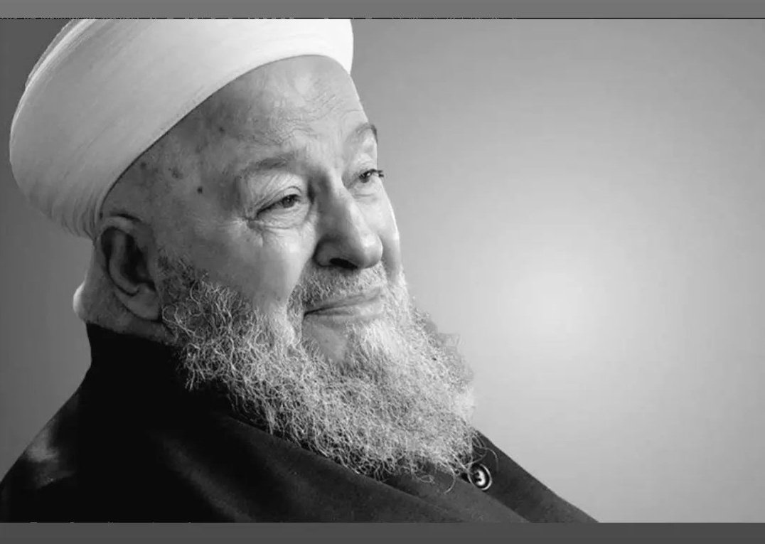 İsmailağa Cemaatinin Lideri Mahmud Ustaosmanoğlu Efendiye Allah'tan Rahmet Ailesine ve  Cemaatine Başsağlığı Diliyorum.