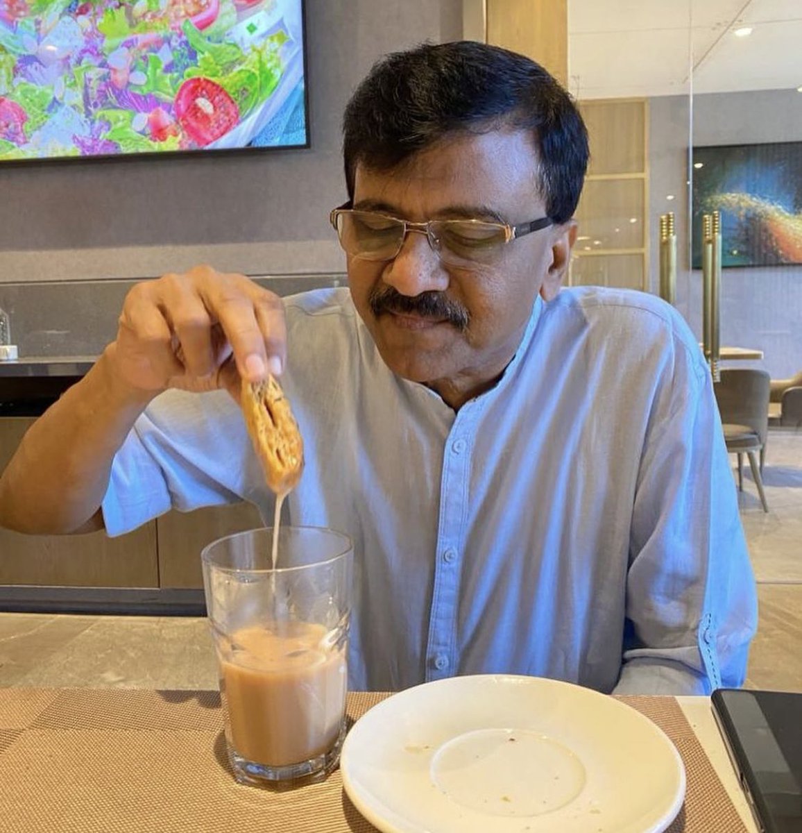 abhilashahuh's tweet photo. This man really destroyed #Shivsena single handly
#UddhavThackrey 
#EknathShinde 
#SanjayRaut https://t.co/aROqRWkQcN