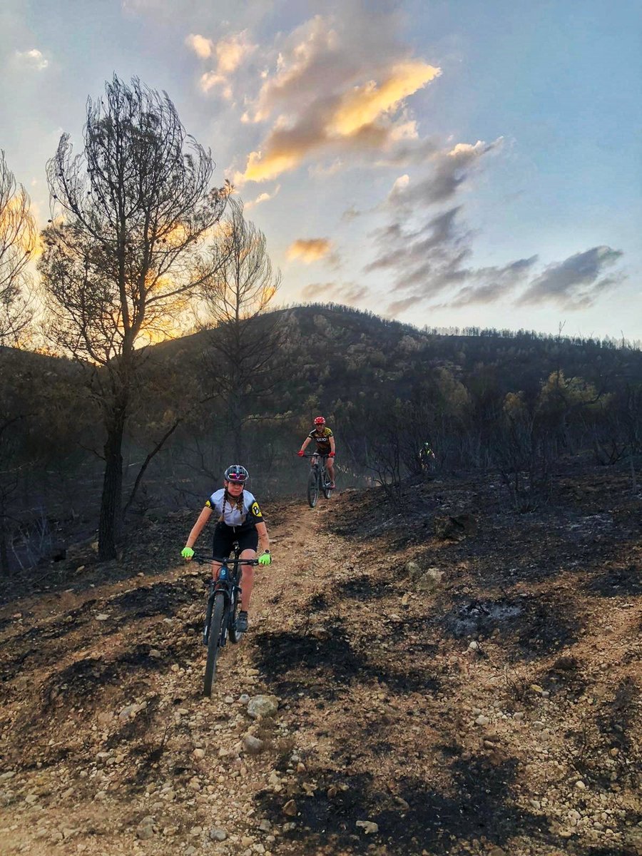 BernausMaria's tweet image. #IFBaldomar 
1. Part del corriol de les abelles
2. Mirador de Clua
3. Mirador dels Voltors 
4. Paisatge desolador

#Baldomar #Clua #Valldariet #serradelmontsec #Montsec