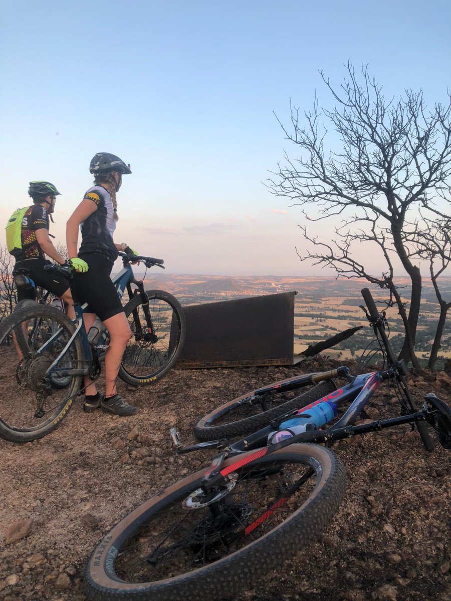 BernausMaria's tweet image. #IFBaldomar 
1. Part del corriol de les abelles
2. Mirador de Clua
3. Mirador dels Voltors 
4. Paisatge desolador

#Baldomar #Clua #Valldariet #serradelmontsec #Montsec