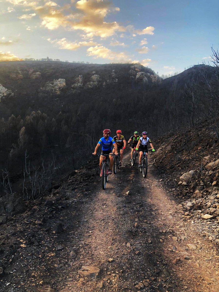 BernausMaria's tweet image. #IFBaldomar 
1. Part del corriol de les abelles
2. Mirador de Clua
3. Mirador dels Voltors 
4. Paisatge desolador

#Baldomar #Clua #Valldariet #serradelmontsec #Montsec