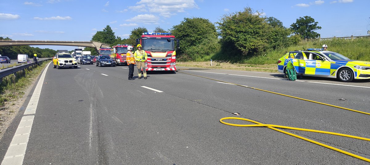 Road_Pilots's tweet photo. Tripping over RTC's is both an occupational hazard as well as something we need to be prepared for as part of the job escorting #AbnormalLoads. @Driver1stAssist & #HTAqualified. No injuries thankfully!
@wiltshirepolice @DWFireRescue @NationalHways https://t.co/pi9FtsO9Hf