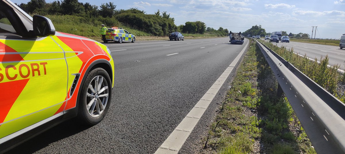 Road_Pilots's tweet photo. Tripping over RTC's is both an occupational hazard as well as something we need to be prepared for as part of the job escorting #AbnormalLoads. @Driver1stAssist & #HTAqualified. No injuries thankfully!
@wiltshirepolice @DWFireRescue @NationalHways https://t.co/pi9FtsO9Hf